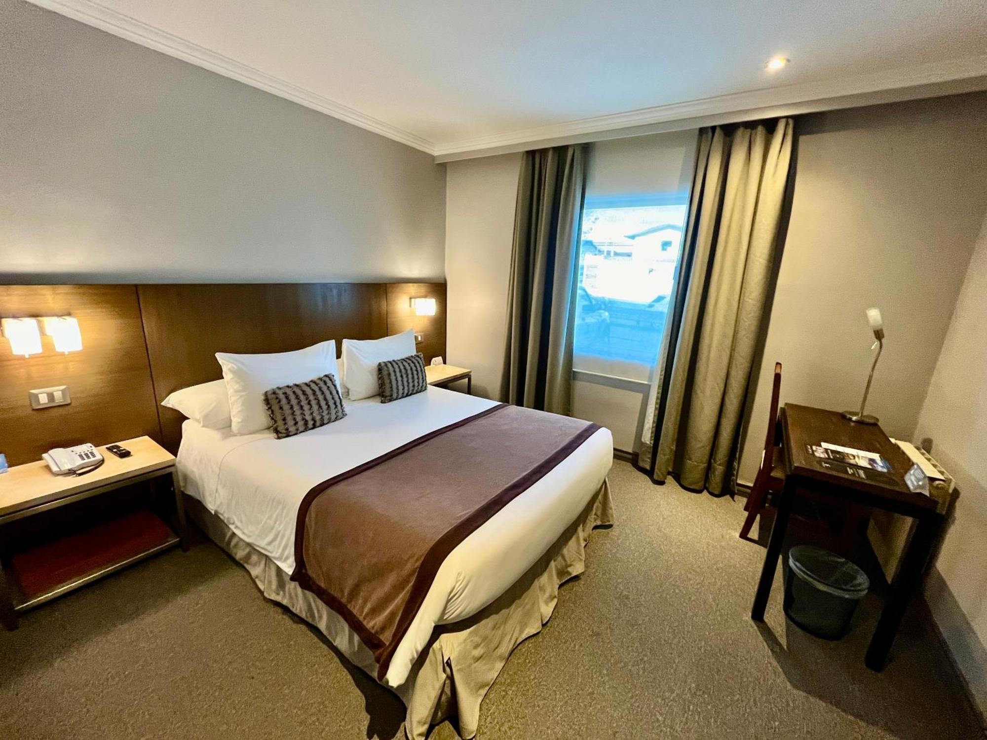 Hotel Martin Gusinde Puerto Natales Exterior photo